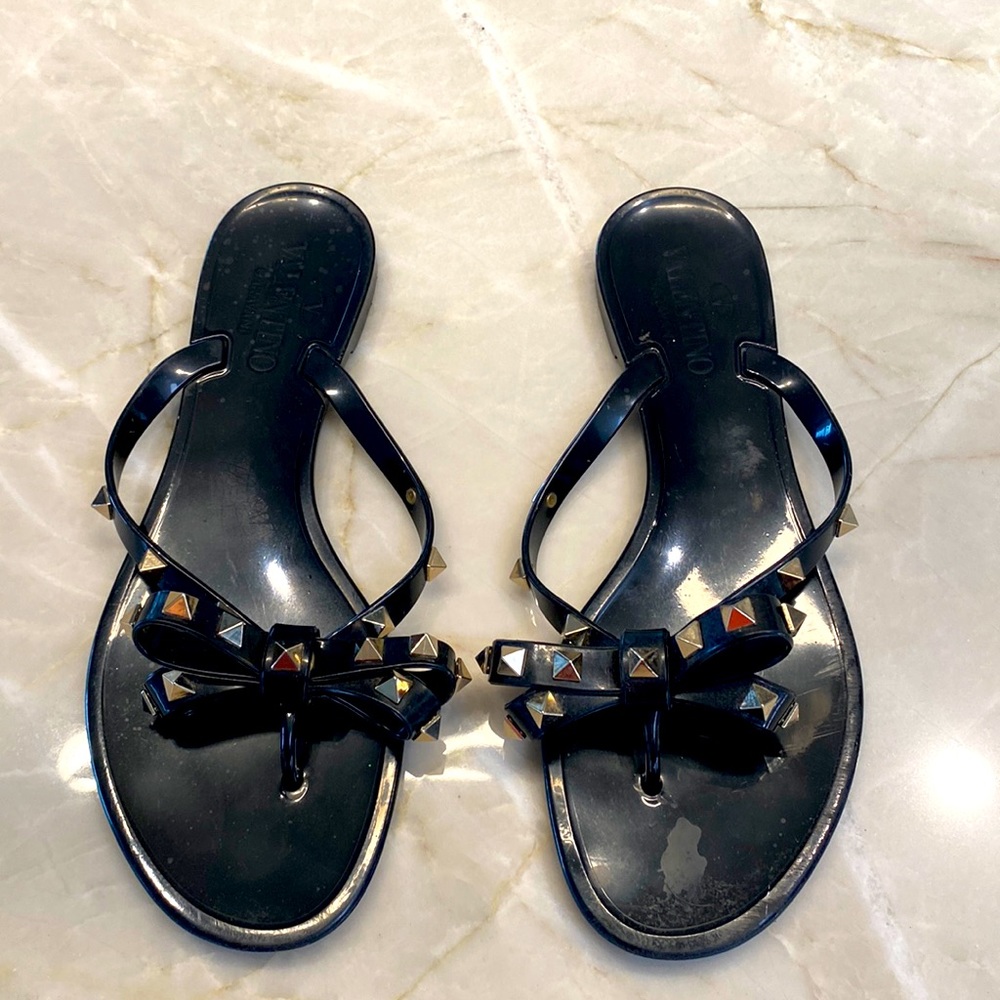 Authentic Valentino Rockstud Jelly Flip Flops Sandals Size 38 Black good used